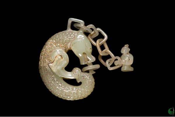 Coiled Dragon Jade Chain Connecting Noble Person