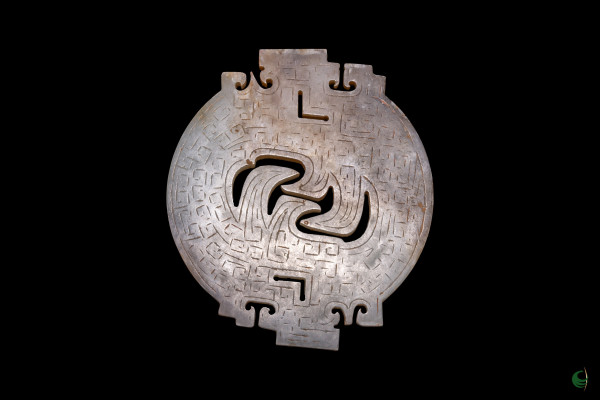 Qin Dynasty's special style jade clothing